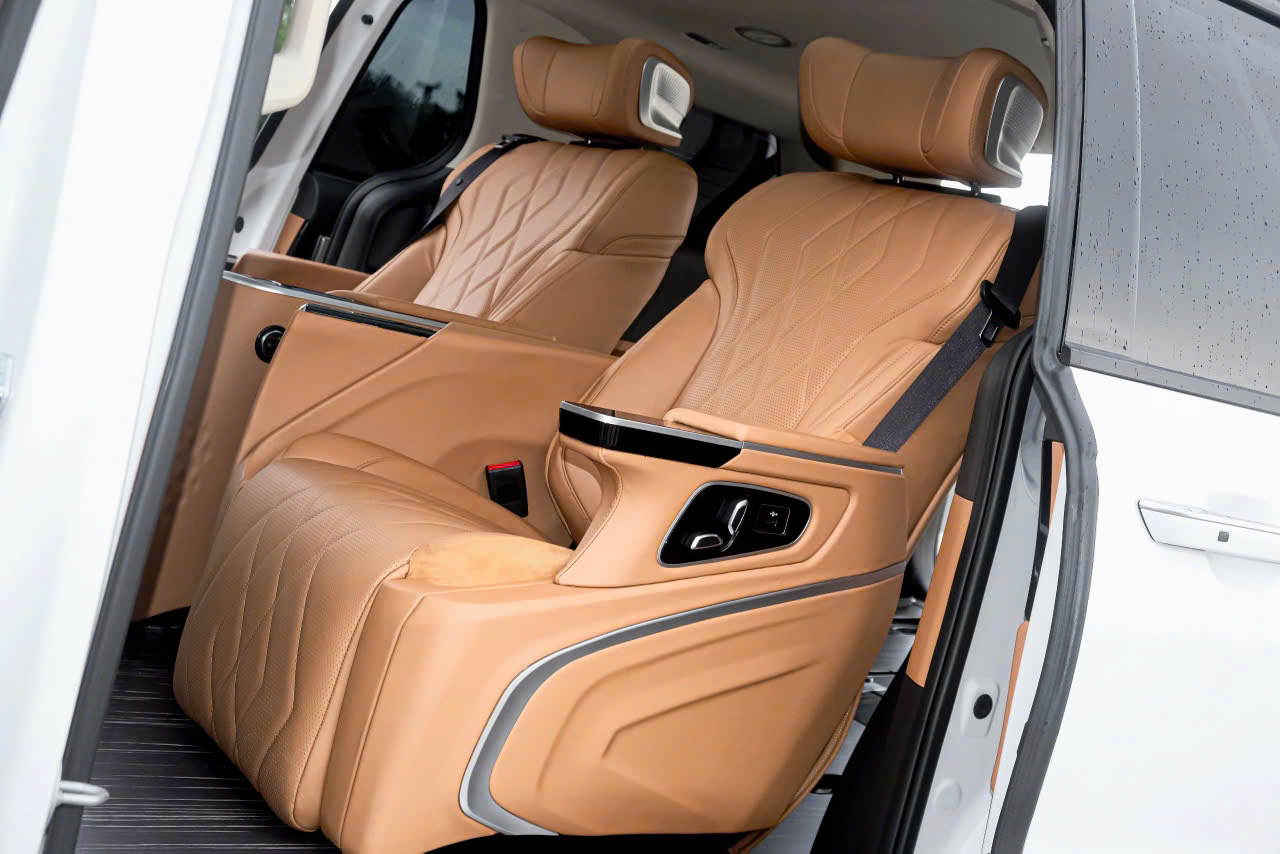 Ghế limousin CAST 2 cho xe MPV  Carnival , Sedona , Viloran 